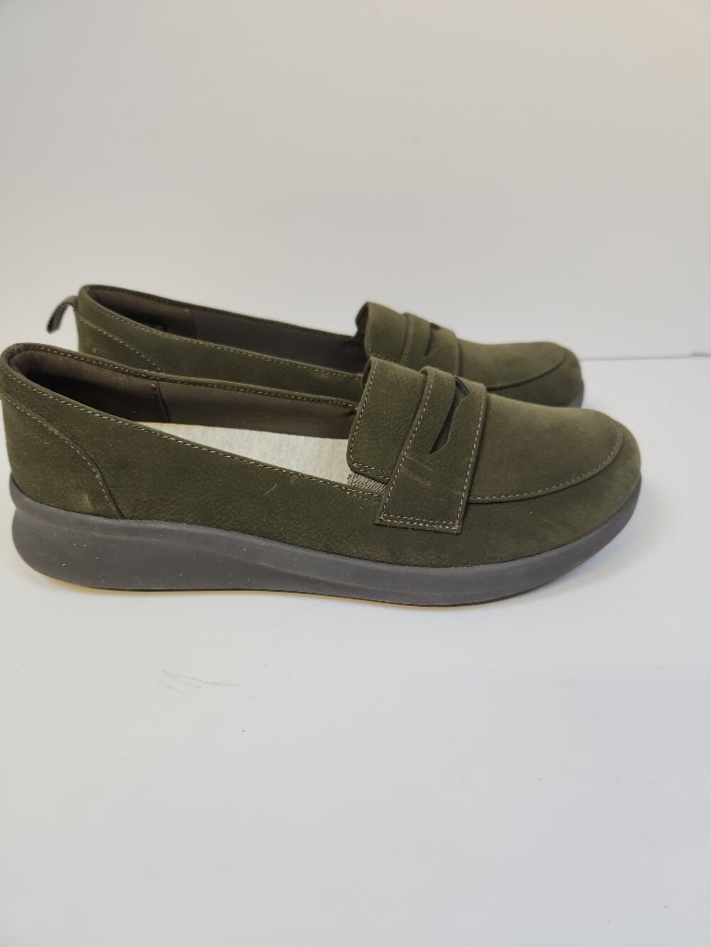 Cloudsteppers Clarks Sillian 2.0 Hope Size8.5 Slip-On Loafers Shoes Olive Green